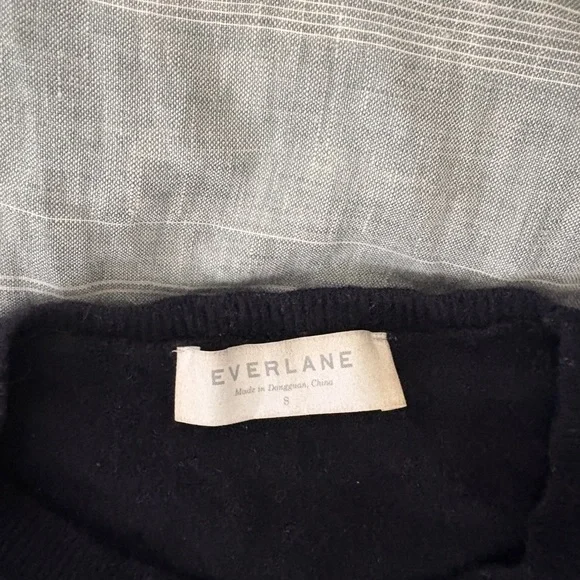 Everlane Women's Navy Cashmere Crew Neck Sweater - Picture 3 of 6